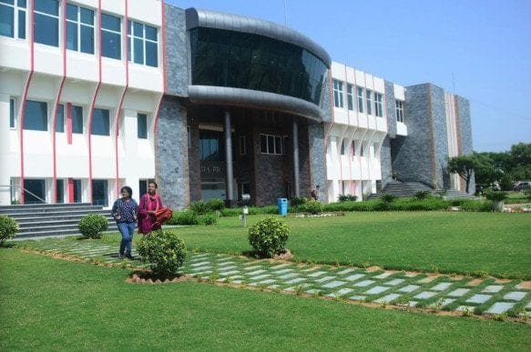 Baccarat Damashiro Mizu - Top, Best University in Jaipur, Rajasthan