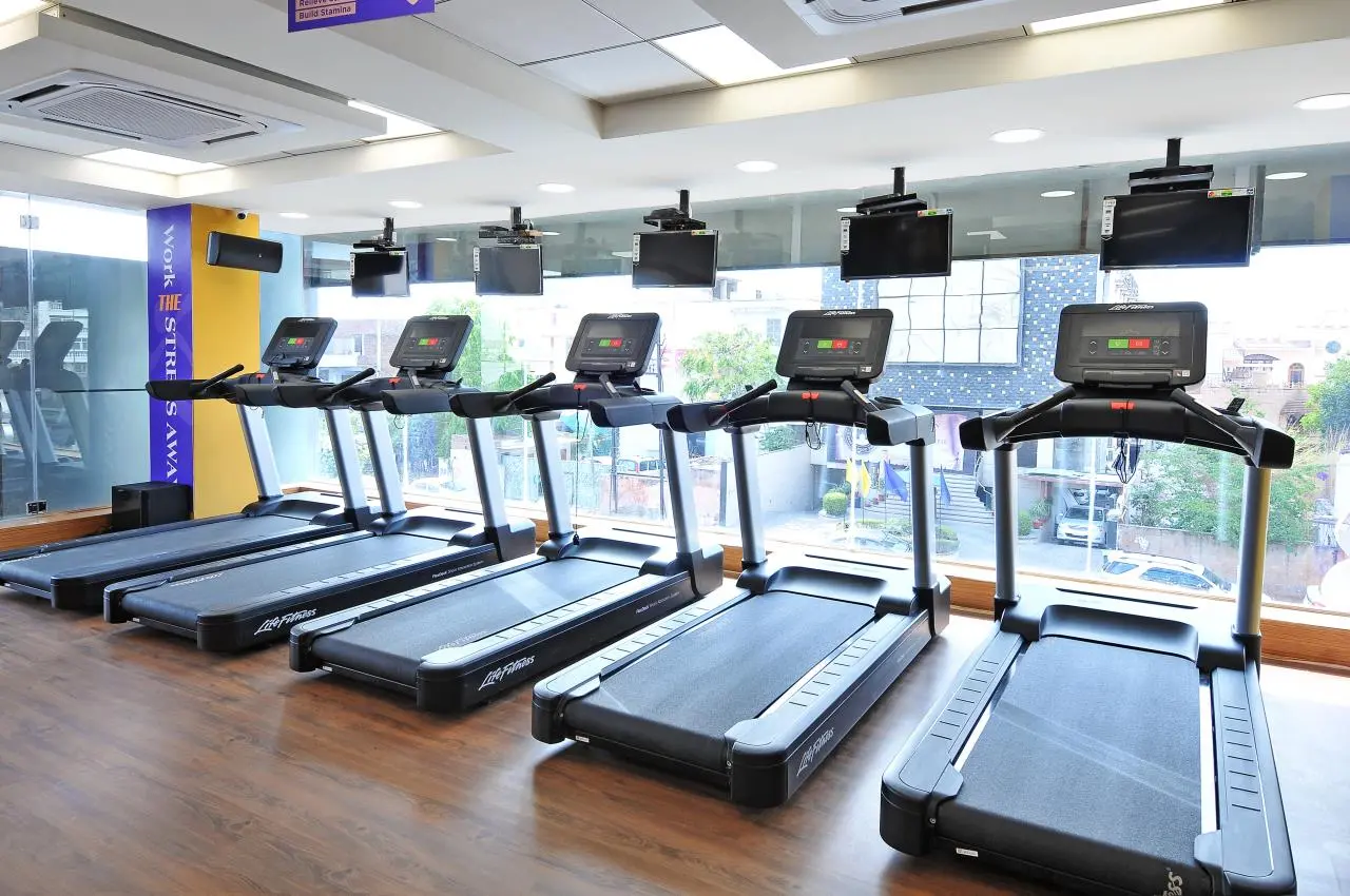 Anytime-Fitness-Gym-Jaipur-Machine