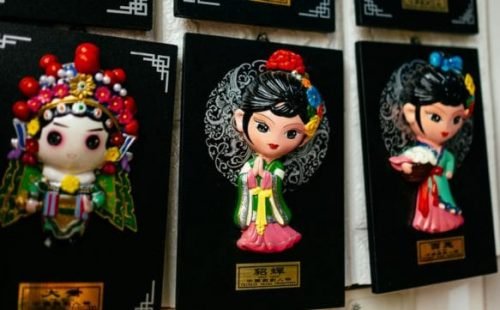 dolls dolls